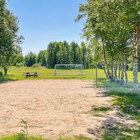Cozy Home In Oerebro With Wifi Екстер'єр фото
