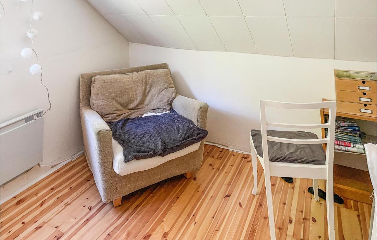 Cozy Home In Oerebro With Wifi Екстер'єр фото