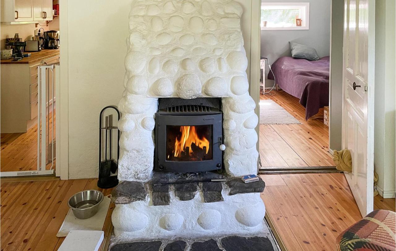Cozy Home In Oerebro With Wifi Екстер'єр фото