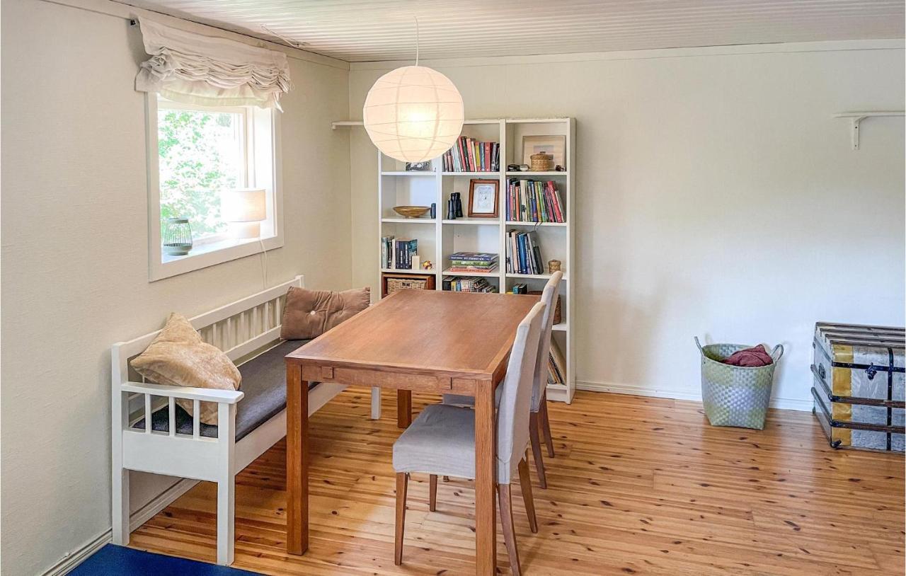 Cozy Home In Oerebro With Wifi Екстер'єр фото