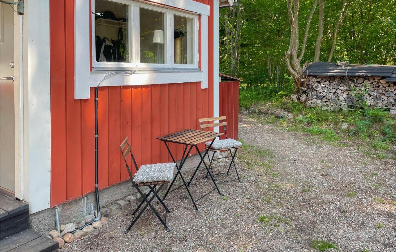 Cozy Home In Oerebro With Wifi Екстер'єр фото