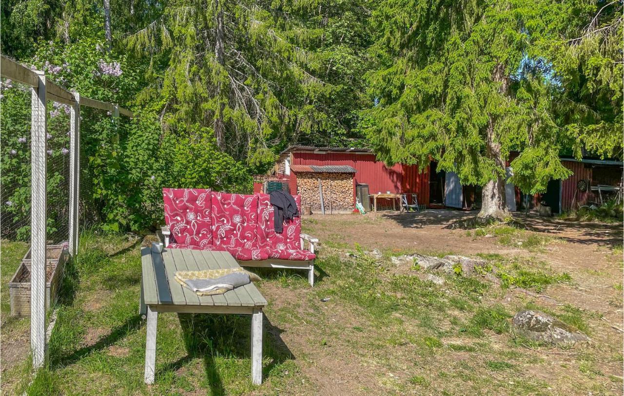Cozy Home In Oerebro With Wifi Екстер'єр фото