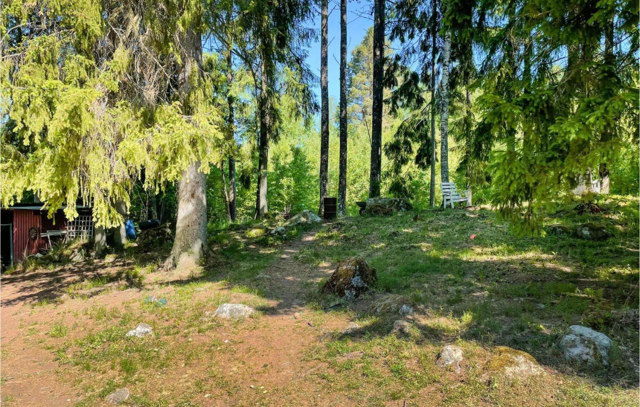 Cozy Home In Oerebro With Wifi Екстер'єр фото